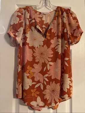 DR2 Floral Scoop Neck Top in Rust and Cream